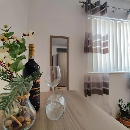 Rare Central 3 Bed * سليمة