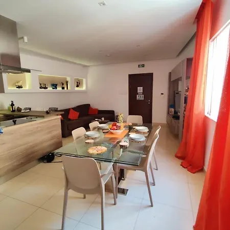 Apartment Rare Central 3 Bed